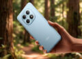 REDMI Note 15 5G con fondo de bosque