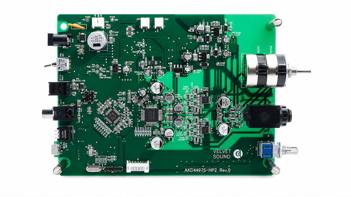 AKM lleva su Velvet Sound más allá del chip DAC: ahora también quiere controlar la salida analógica