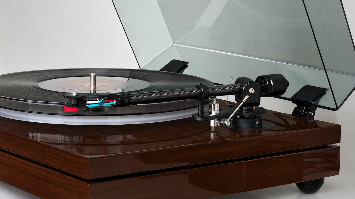 El tocadiscos que presume de no tener Bluetooth: Fluance lanza el RT87 para los que quieren vinilo de verdad