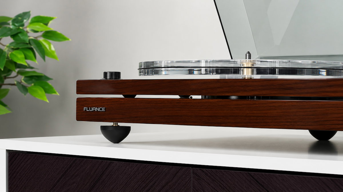 El tocadiscos que presume de no tener Bluetooth: Fluance lanza el RT87 para los que quieren vinilo de verdad