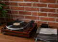 El tocadiscos que presume de no tener Bluetooth: Fluance lanza el RT87 para los que quieren vinilo de verdad