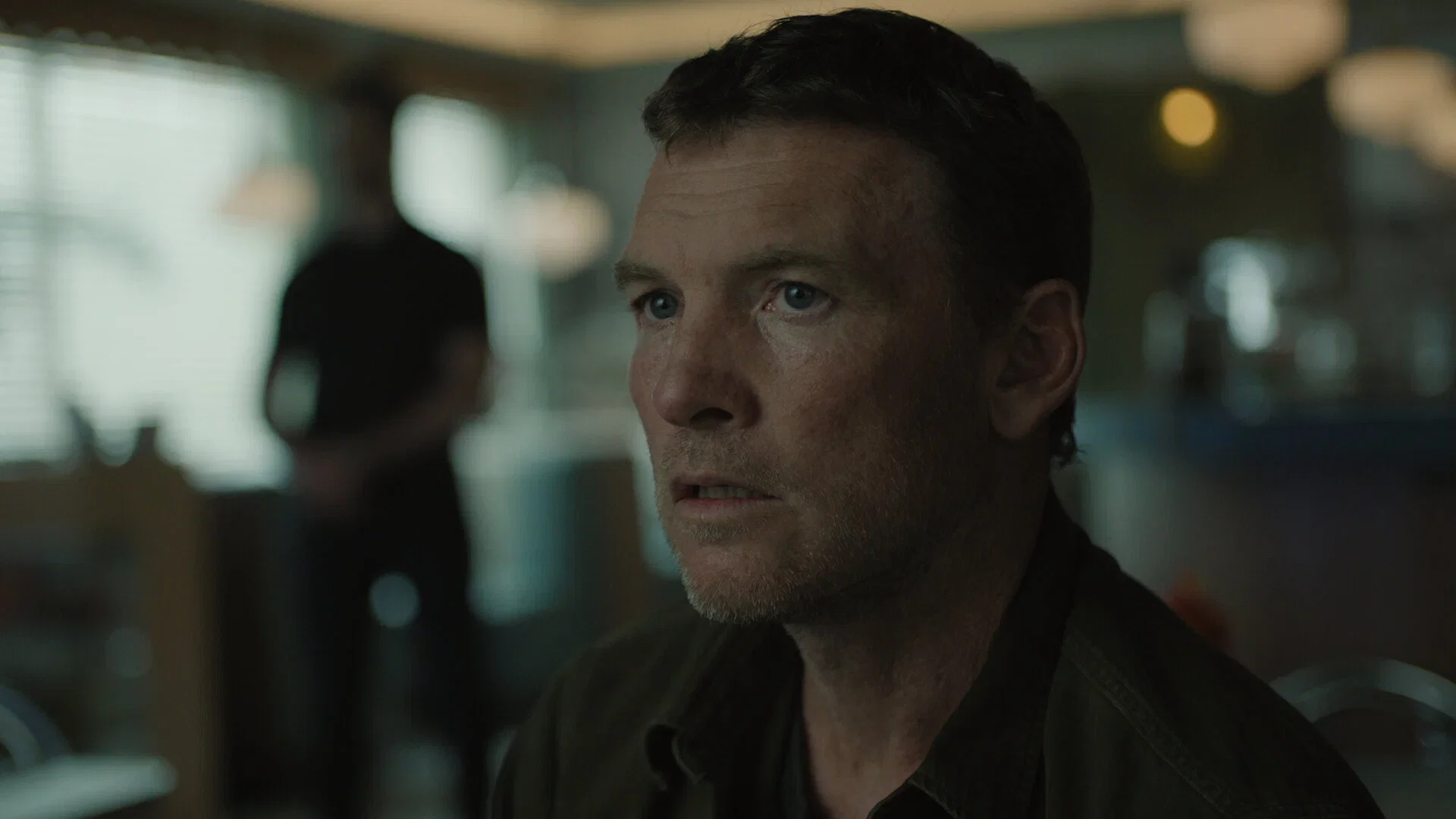 Netflix tira la casa por la ventana con su nuevo estreno: una miniserie escrita por Harlan Coben y con Sam Worthington