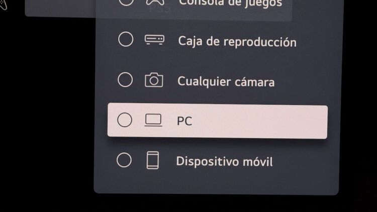 Tu televisor se ve brutal con películas, pero raro con el PC: el ajuste que debes revisar si la usas como monitor