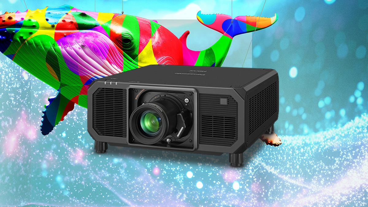 La nueva guerra de los proyectores ya no va de 4K: ahora hablamos de 30.000 lúmenes, láser RGB y Rec.2020