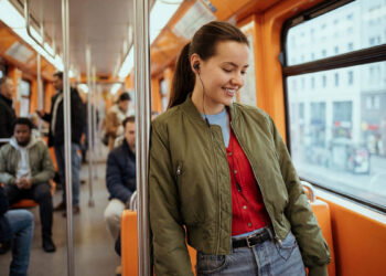 Teufel vuelve a lo básico con los MOVE 2: auriculares In-Ear, con USB-C y con un precio ultra económico