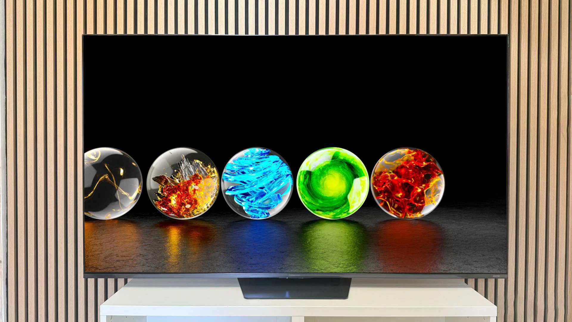 Hisense UR9S vs UR8S: la guerra interna que puede decidir qué televisor RGB MiniLED comprar en 2026