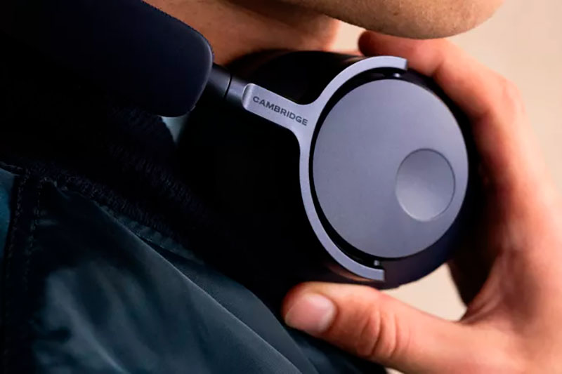 Uso de los auriculares Cambridge Audio Melomania P100 SE