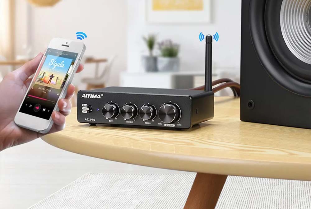 AIYIMA A01 Pro con un móvil