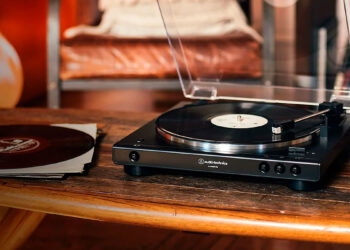 Uso del tocaadiscos Audio-Technica LP60XBTWH