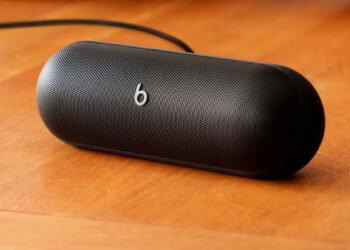 Beats Pill en una mesa