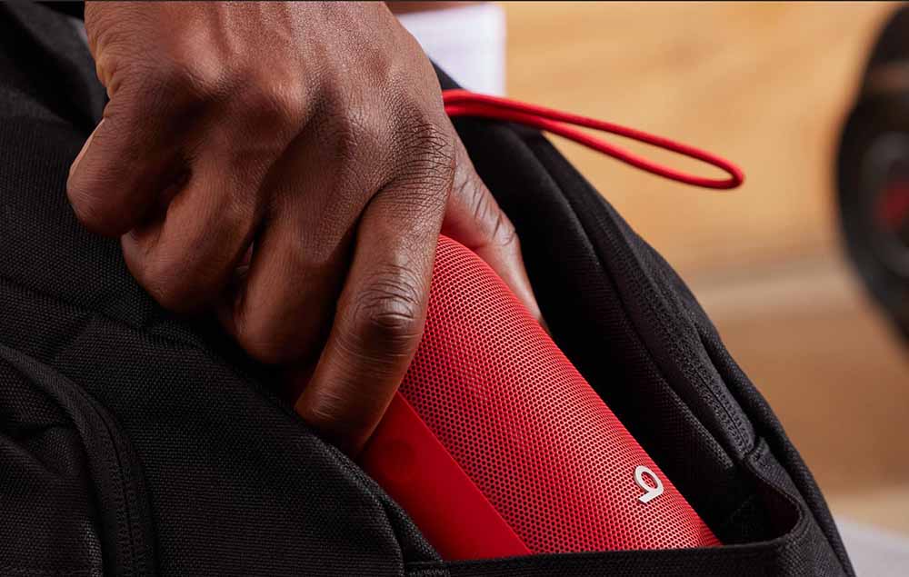Beats Pill en una mochila