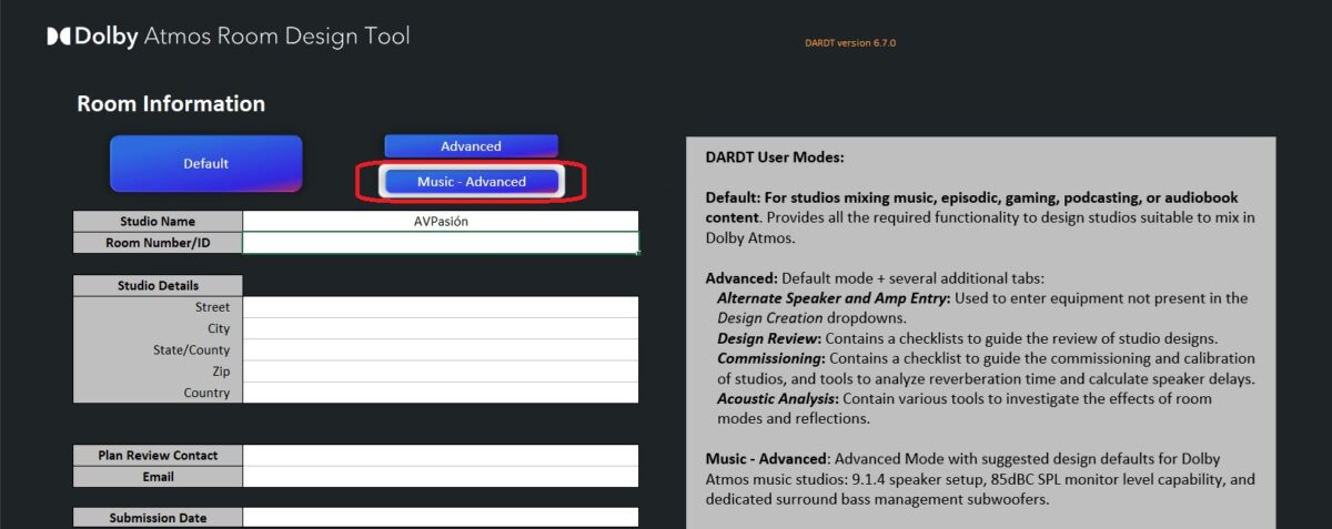 Pestaña Room Information en la herramienta Dolby Atmos Room Design Tool (DARDT) seleccionando el perfil Music Advanced