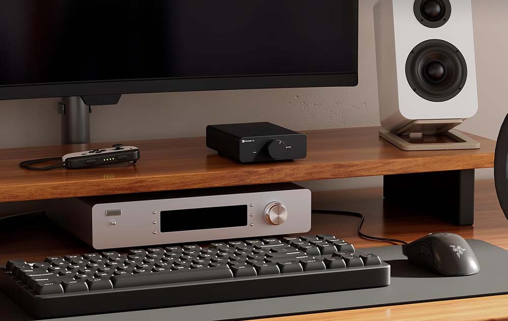 Fosi Audio V3 en un escritorio