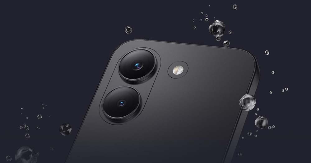 POCO X8 Pro con agua