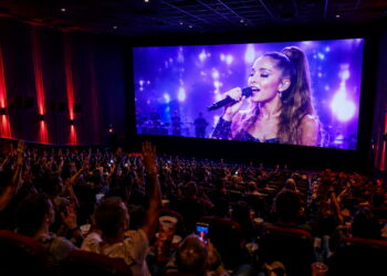 AMC quiere convertir sus cines en salas de conciertos: shows en directo, público interactuando y sonido Dolby 5.1