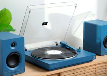Victrola Automatic en una mesa