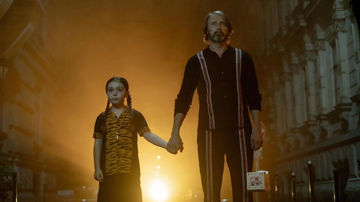 Acción, un monstruo y Mads Mikkelsen: así es la nueva película que acaba de llegar a Prime Video.