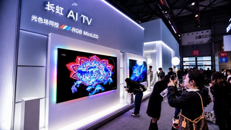 China ya no quiere solo más nits: este televisor RGB Mini LED adapta la imagen a la luz real de tu salón