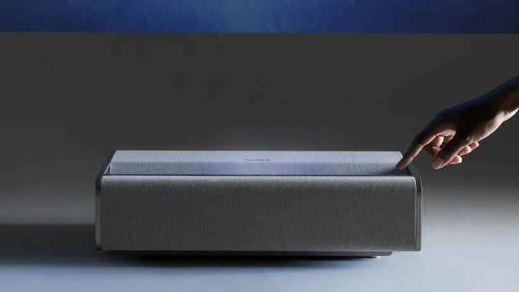 XGIMI pone fecha a su nuevo proyector láser 4K: 100 pulgadas desde solo 19 cm y triple láser RGB desde 1.699 euros