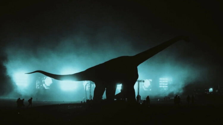 La nueva película de dinosaurios de Anne Hathaway tiene 44 minutos que solo podrás ver completos en IMAX