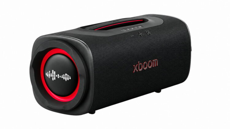 LG lanza su altavoz xboom Blast: 220 W, 36 horas de batería y potencia casi idéntica incluso sin enchufarlo