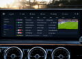 Android Auto se convierte en una pequeña Smart TV: esta app gratis permite ver IPTV y Jellyfin en la pantalla del coche
