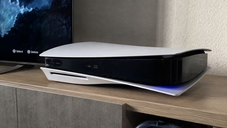 Si tienes una PS5 de las primeras, ojo con el metal líquido: después de cinco años puede empezar a dar problemas