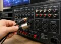 El grave error al conectar etapas de audio profesionales a tu receptor AV: por qué un cable RCA a XLR no basta