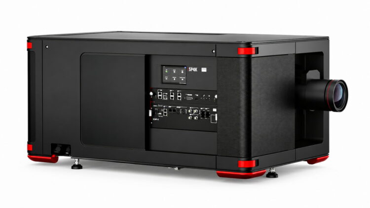 Barco lleva un auténtico proyector de cine profesional a casa: 13.500 lúmenes, 4K nativo y láser RGB