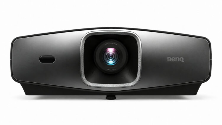 BenQ estrena su primer proyector 4K triple láser RGB: 3.200 lúmenes, IA y 99% DCI-P3