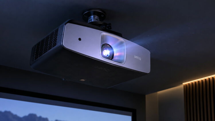 BenQ estrena su primer proyector 4K triple láser RGB: 3.200 lúmenes, IA y 99% DCI-P3
