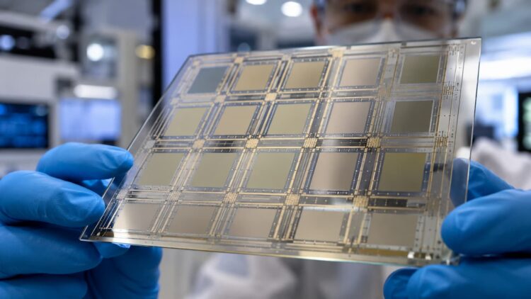 Intel tiene una idea de locos con el MicroLED: meterlo directamente dentro de sus procesadores
