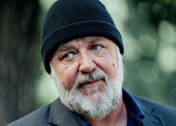 Así es 'Sombras del pasado', la película de Russell Crowe que triunfa en su llegada a servicios de streaming