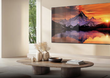 Samsung R95H: pantalla sin reflejos Micro RGB para ver cine y fútbol sin reflejos