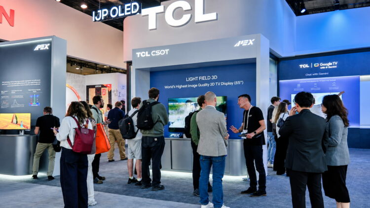 TCL quiere resucitar los televisores 3D: su nuevo panel de 65 pulgadas es 8K en 2D y 4K en 3D