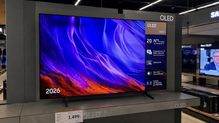 Los televisores OLED de 83 pulgadas se desploman de precio: ya plantan cara a las Mini LED de 85 pulgadas