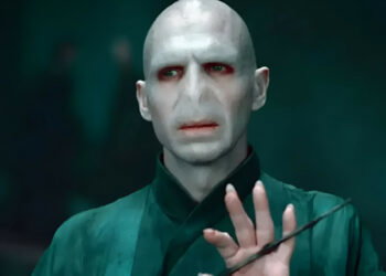 La serie de Harry Potter oculta a su Voldemort: por qué debe salir en la temporada 1