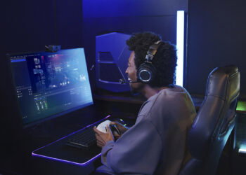 Audio-Technica corta los cables en sus nuevos auriculares para streaming con sonido de estudio y micrófono profesional