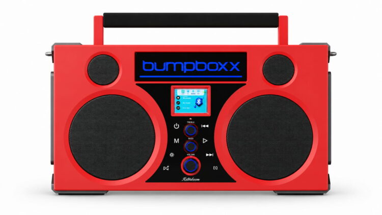 Vuelve el mítico radiocasete de los 80: ahora tiene 200 W de potencia, Bluetooth y 30 horas de batería