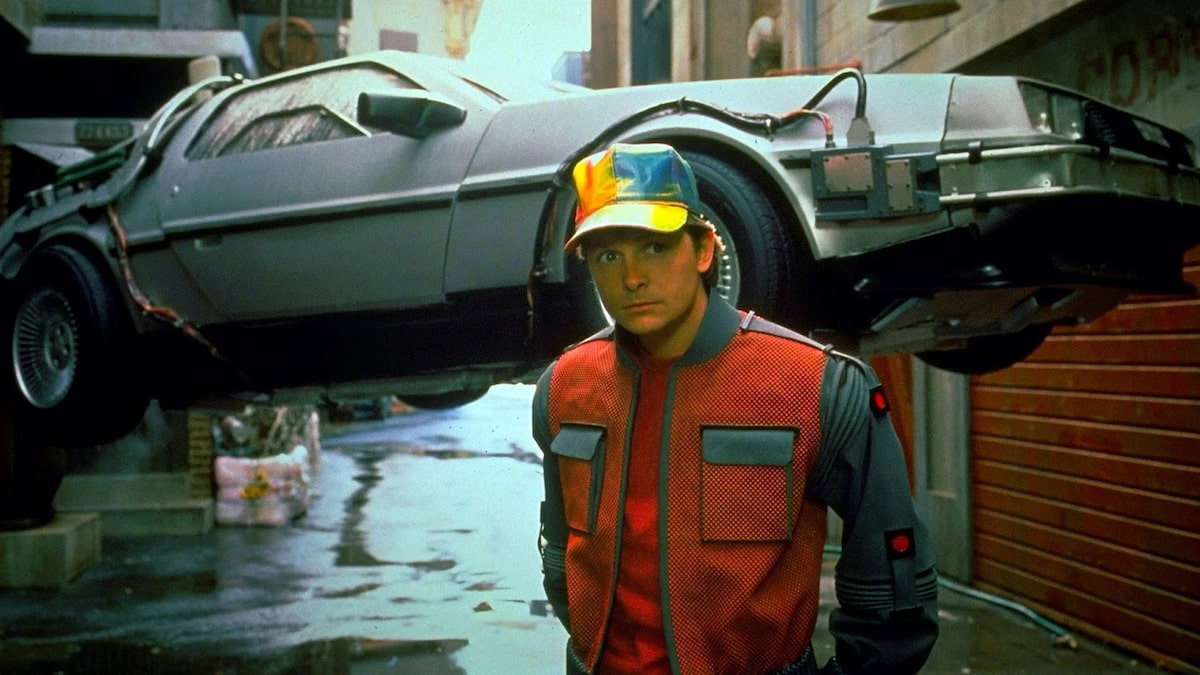 5 películas en las que aparece un coche volador como el Tesla Roadster
