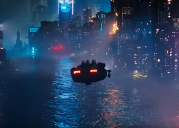 Tesla Roadster y el sueño de volar: 5 coches voladores míticos de la historia del cine