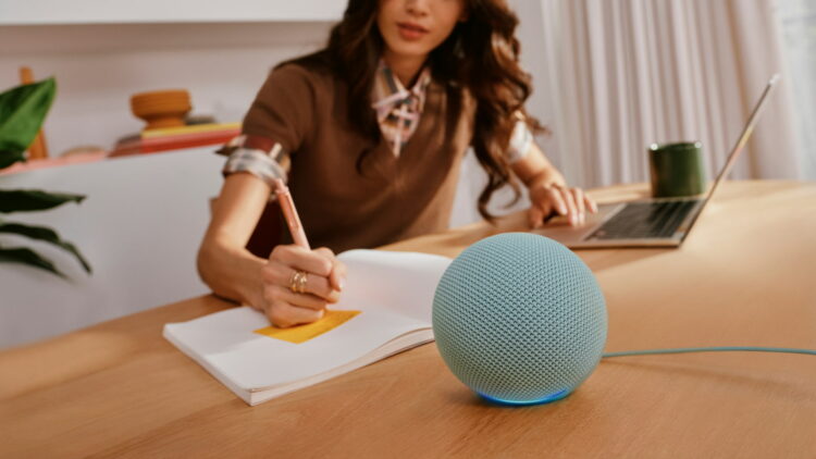 Amazon presenta sus nuevos Echo con Alexa+: un Dot más potente, un Studio con cámara y un despertador que detecta tu sueño