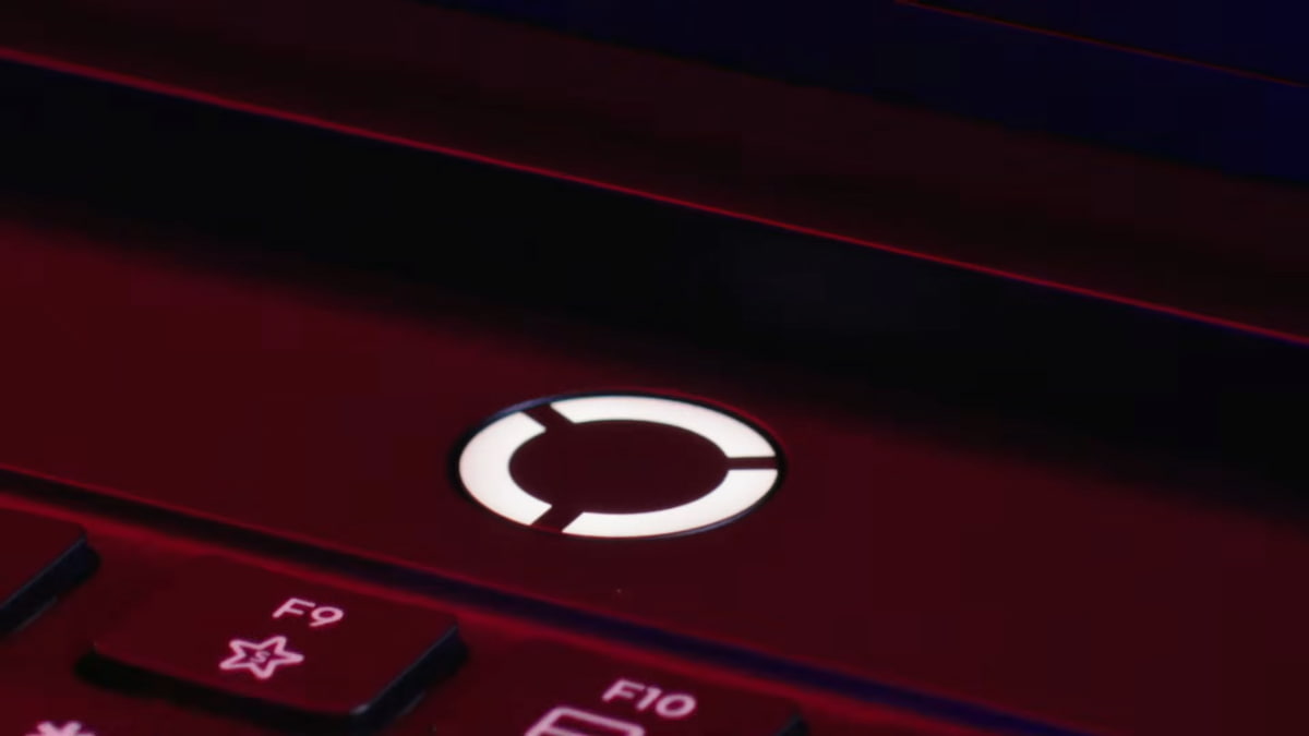 Un portátil gaming con pantalla OLED por menos de 900 euros: así es la increíble oferta por este Lenovo con una RTX 5050