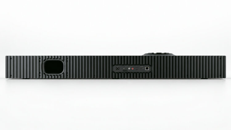 Naim quiere jubilar las barras de sonido con una auténtica bestia: 720 vatios, 15 transductores y Dolby Atmos