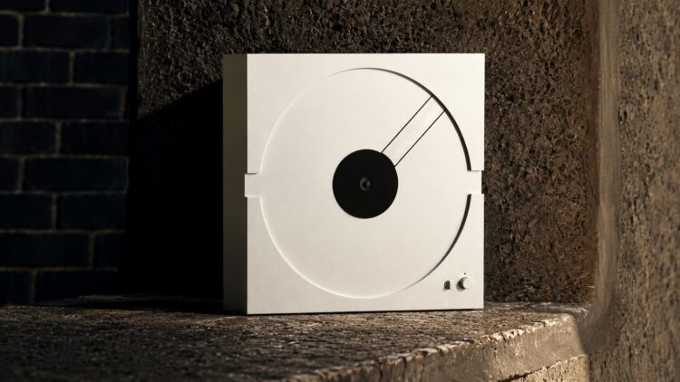 El tocadiscos que utiliza luz para leer vinilos ya es una realidad: así es el nuevo PP-2